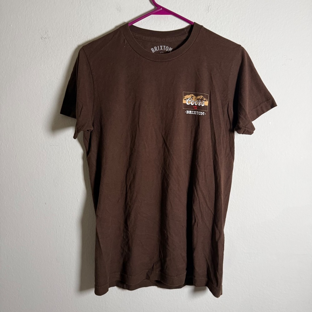 Brixton Coors Banquet Mens Brown Graphic T-Shirt Small Standard Fit Short Sleeve